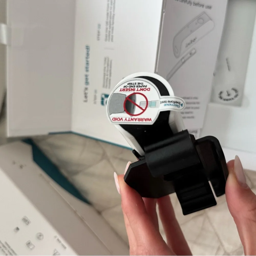 Inito Fertility Monitor iPhone 15 NEVER USED + 45 testing strips included - Picture 3 of 4